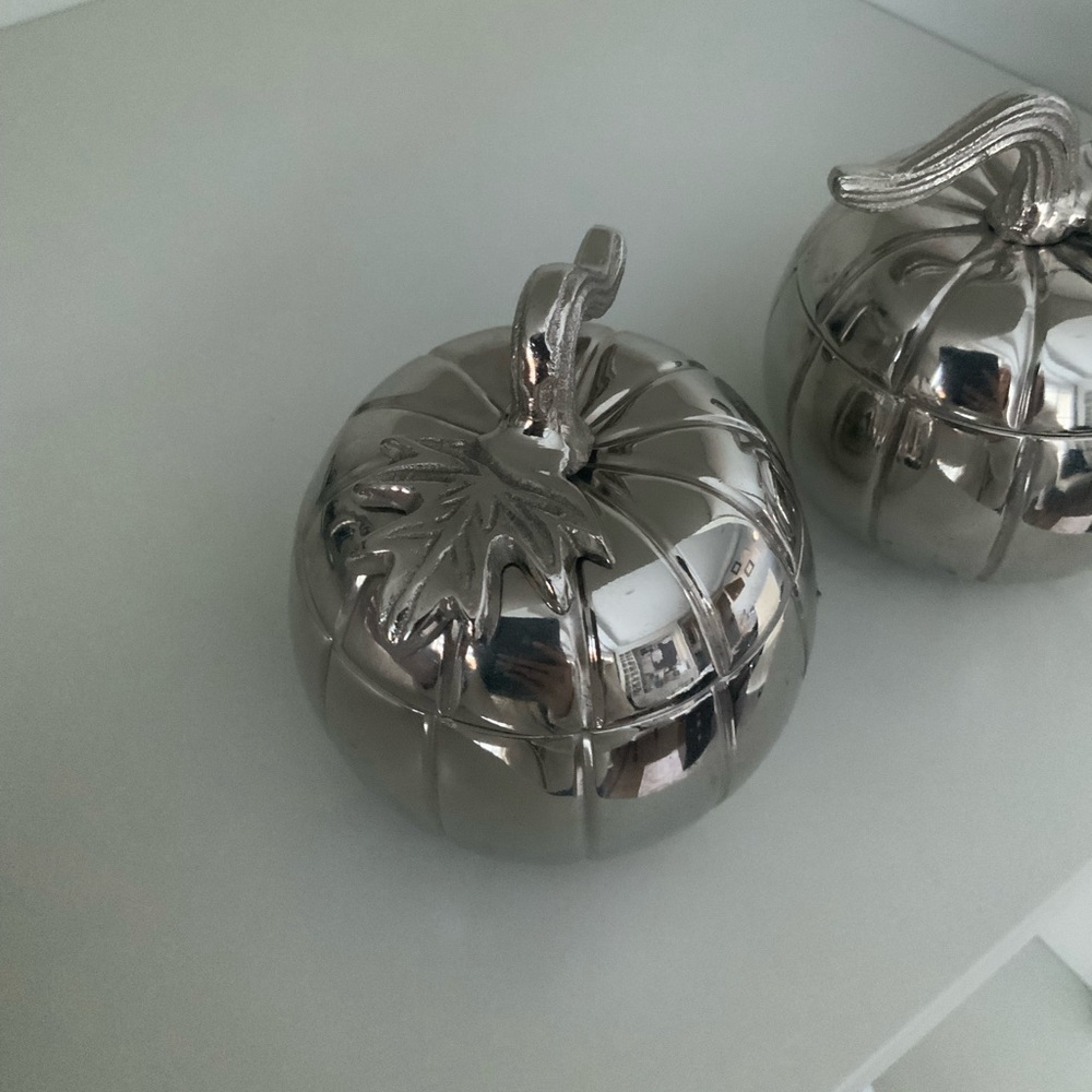 Vintage BATH & BODY WORKS Silver Metal Pumpkin Candle Containers Lid X 3 - Picture 3 of 16